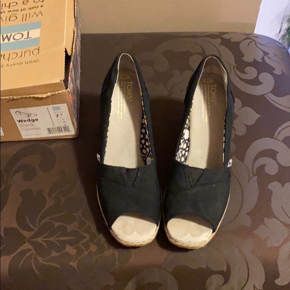 Tom heels